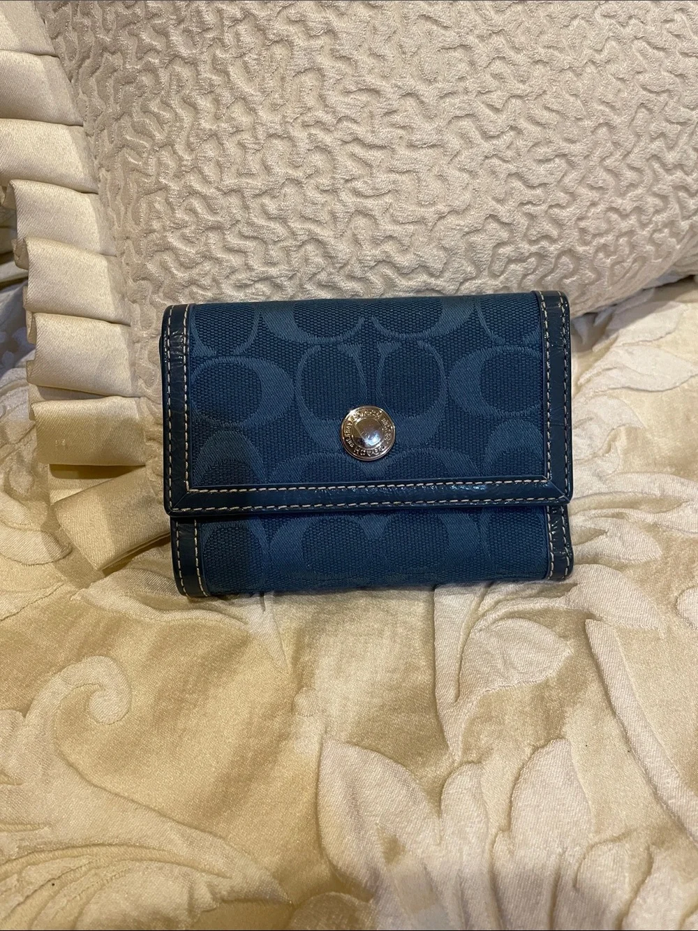 Coach Blue Signature Canvas Turnlock Shoulder Bag with Matching Wallet - Picture 7 of 11